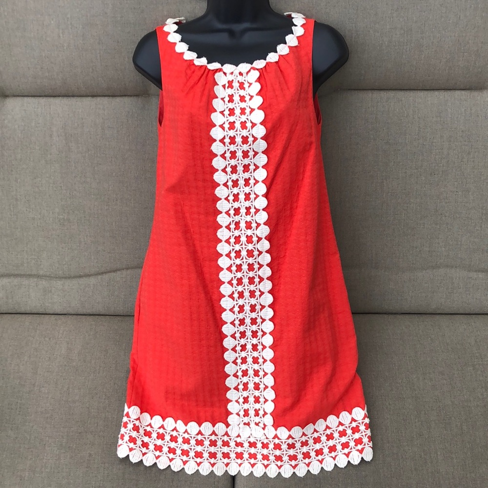 VIVIENNE TAM Sleeveless Dress with Lace Detail and Pockets